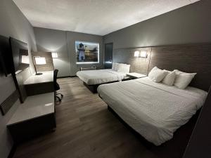 Postel nebo postele na pokoji v ubytování Days Inn & Suites by Wyndham Summerside