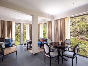 Radisson Blu Resort Kumbhalgarh的休息区