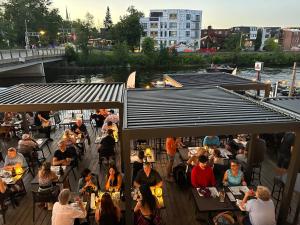 Majutusasutuse Auberge des Cantons külastajad
