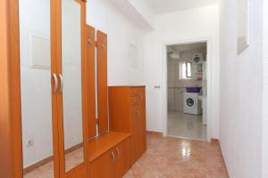 Koupelna v ubytování Apartments with a parking space Tucepi, Makarska - 2676 + 37 fotografií