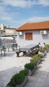 Το κτήριο όπου στεγάζεται  το διαμέρισμα