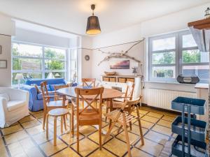 Kuchyň nebo kuchyňský kout v ubytování Apartment in Koksijde with Terrace & Garden