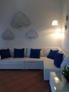 A seating area at Villa sul mare Rosa Marina