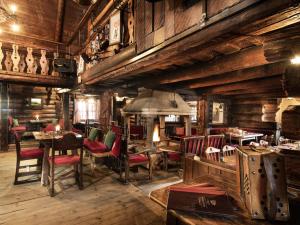 Posezení v ubytování MONDI Bellevue Alm Gastein