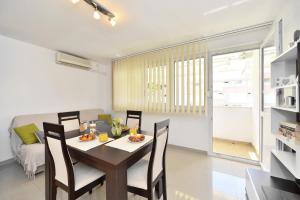 Kuchyňa alebo kuchynka v ubytovaní Aspalathos dream apartment