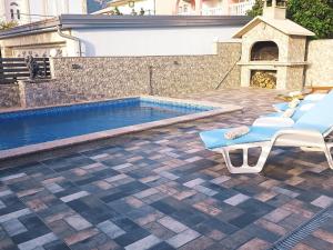 Bazén v ubytovaní Holiday Home in Senj with Pool near Beach alebo v jeho blízkosti