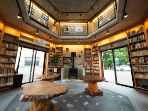 Ōmamaにある銅の夢の図書室