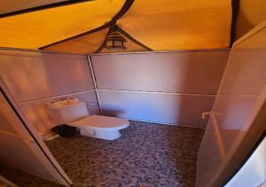 Koupelna v ubytování Desert Romantic Camp