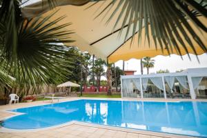 Bazén v ubytování B&B Villa Adriana nebo v jeho okolí