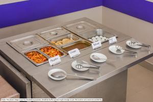 Makanan di atau berdekatan hotel