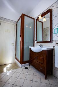 A bathroom at La Quercia Antica B&B