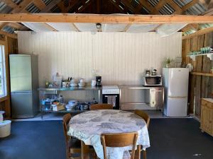 Kjøkken eller kjøkkenkrok på Suurkivi Nature Escape