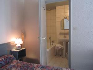 Phòng tắm tại Auberge de l'Arzon