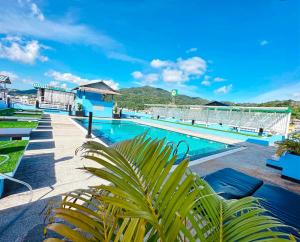 Bazén v ubytování Hotel Baya Phuket nebo v jeho okolí