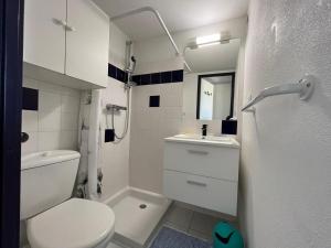 Gallery image of Pavillon Climatisé dans résidence avec Piscine - Narbonne Plage 4BS14 in Narbonne-Plage +4 photos