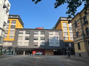 The building in which az apartmanhoteleket is located