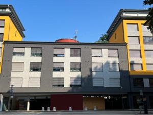The building in which az apartmanhoteleket is located