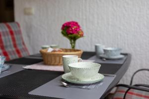 Příslušenství pro přípravu čaje a kávy v ubytování Apartman "ELA"