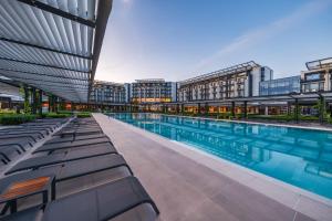 Bazén v ubytování Voya Beach Resort - Ultra All Inclusive nebo v jeho okolí