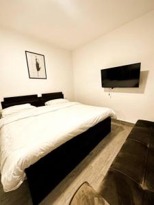 Ліжко або ліжка в номері central apartment for rent 31