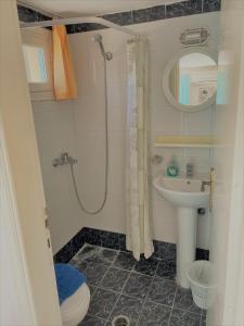 Bagno di Santorini Camping & Hostel