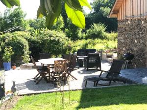 Ogród w obiekcie Charmant gîte entre vallée de la Rance et côte d'Emeraude