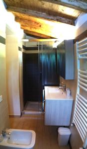 A bathroom at Ortaccio relais & private SPA