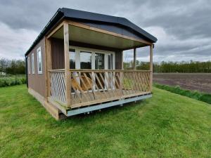 Zahrada ubytování Lovely chalet in Schoonloo with patio