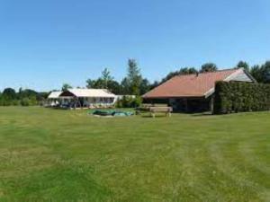 Κήπος έξω από το Safari Tent in Friesland near Nature