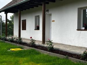 Vonkajšia záhrada v ubytovaní Frissítőpont Vendégház