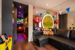 Posezení v ubytování Nest + 10 fotografií