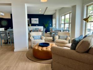 Beach View Hotel的休息区