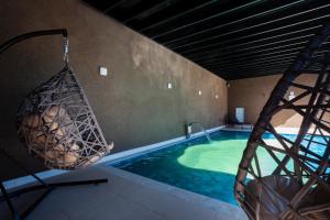Bazén v ubytování Sophita Business Hotel nebo v jeho okolí