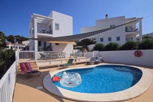 Πισίνα στο ή κοντά στο Villa Can Bella, 15 Minuten laufen Sie bis zum Strand