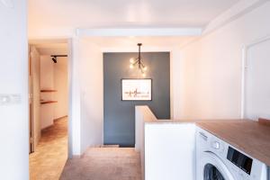 Fotografie z fotogalerie ubytování Homie Suites - Modern Apartments Nearby Istıklal Street & Galata Tower v destinaci Istanbul