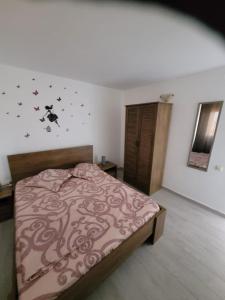 Vila Sofia tesisinde bir odada yatak veya yataklar