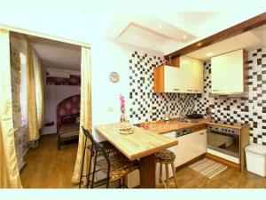 Кухня или мини-кухня в Apartman Bella,ŠIBENIK,Croatia
