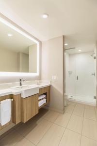 Koupelna v ubytování SpringHill Suites St. Paul Downtown