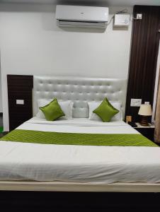 Ein Bett oder Betten in einem Zimmer der Unterkunft Hotel Cipron Inn