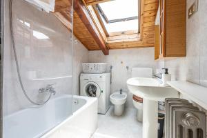 Foto dalla galleria di San Luigi Apartment 2.0 a Beinasco Altre 15 foto