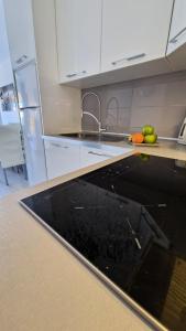 Kuchyň nebo kuchyňský kout v ubytování Torres Del Sol Luxury Las Americas