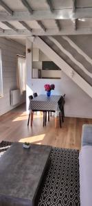 Zdjęcie z galerii obiektu home sweet home w mieście Plérin