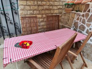 Fotografie z fotogalerie ubytování Apartment Alena with terrace and garden Center Jelsa v destinaci Jelsa + 42 fotografií