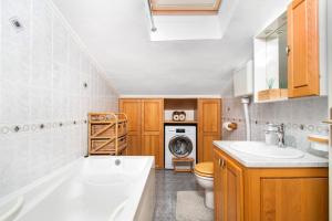 Kúpeľňa v ubytovaní Villa Jakov