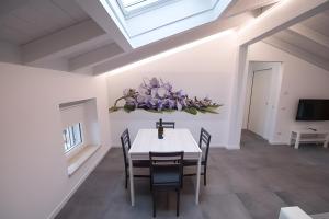 Zdjęcie z galerii obiektu Glicine Apartment w mieście Costermano