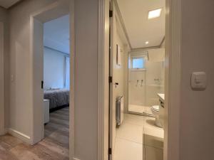 Ένα μπάνιο στο Condado Di Merano 3 dorm Centro by Achei Gramado +60 φωτογραφίες