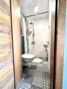 Łazienka w obiekcie "Ku Słońcu" -Pokoje& Apartamenty - Jastrzębia Góra