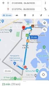 una captura de pantalla de una página de Google Maps con un mapa en Rooms in Cancun Airport en Cancún