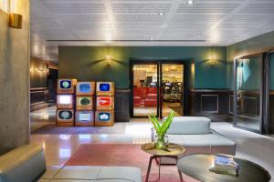 Χώρος καθιστικού στο Publica Isrotel, Autograph Collection +66 φωτογραφίες