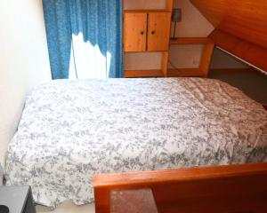 Säng eller sängar i ett rum på Accès direct plage - Maisonnette en rez-de-jardin dans résidence calme